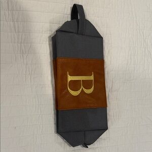 🛍️ 5/$20--Gray and Brown Men's Toiletry Bag